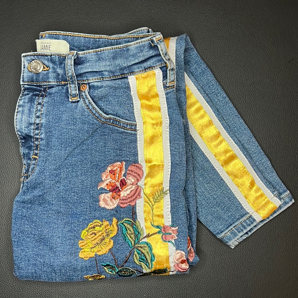 TOPSHOP Floral Embroidered Side Stripe Jamie Jean